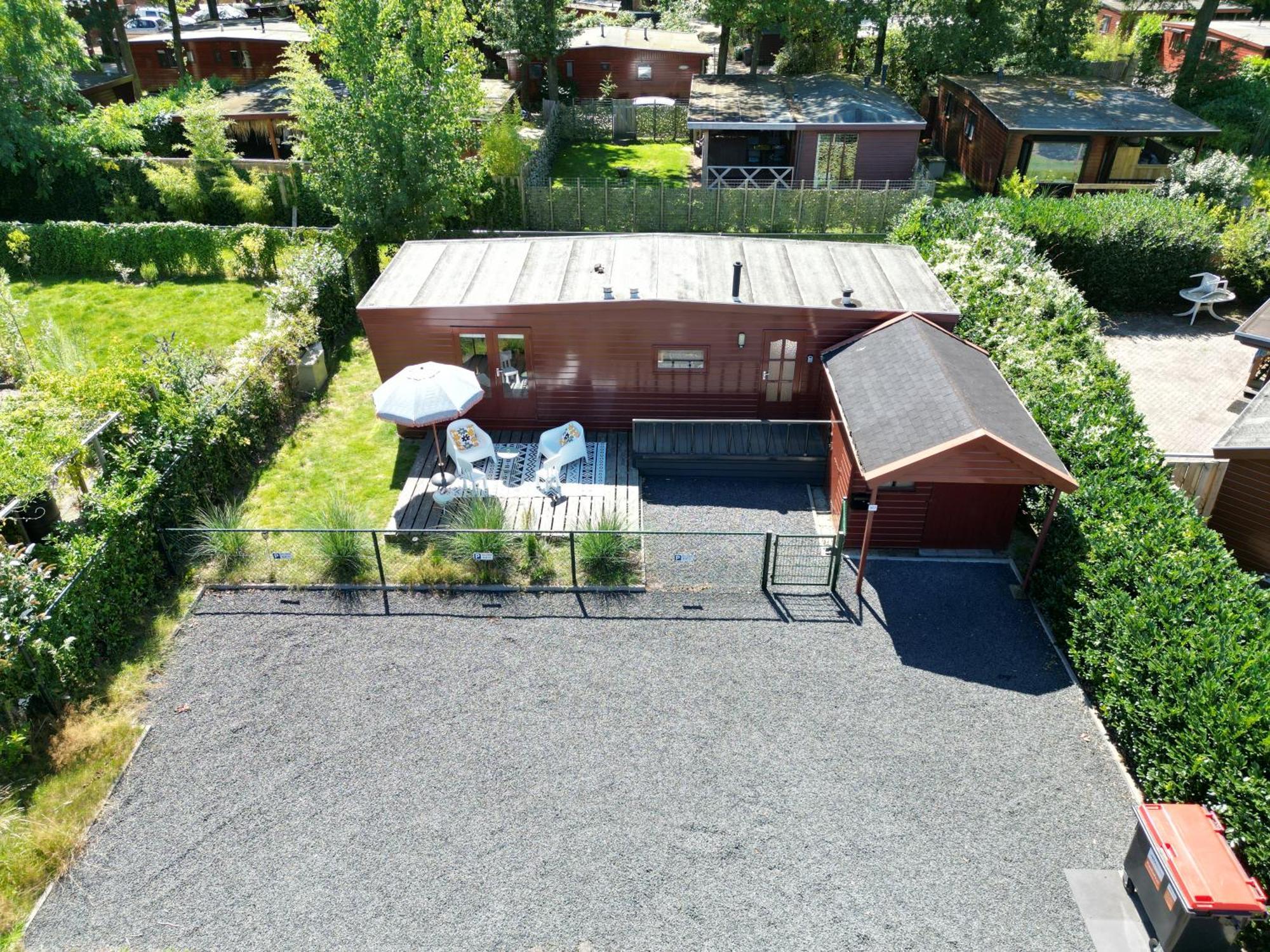 Gezellig Chalet Met 2 Slaapkamers En Zicht Op Het Water Erm ภายนอก รูปภาพ